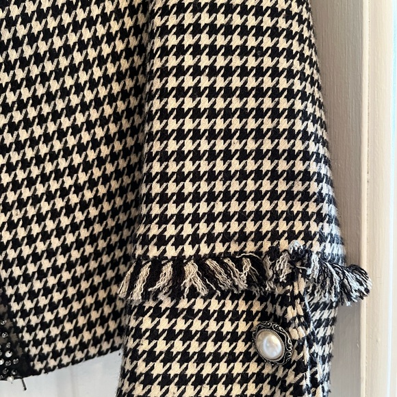 Houndstooth blazer with beads and pearl buttons - Picture 2 of 15
